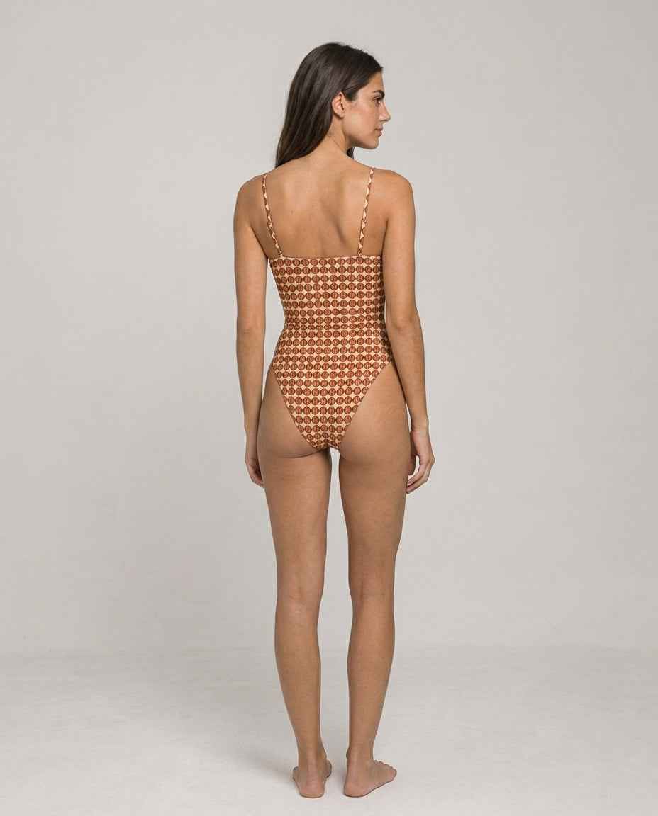 Body Feminino Estampado com Recortes e Detalhe Metálico – Vitória