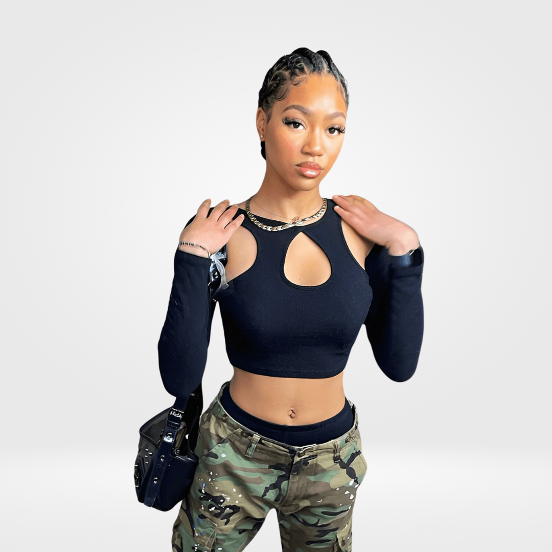 Top Cropped Preto de Manga Longa com Recortes – Virarina