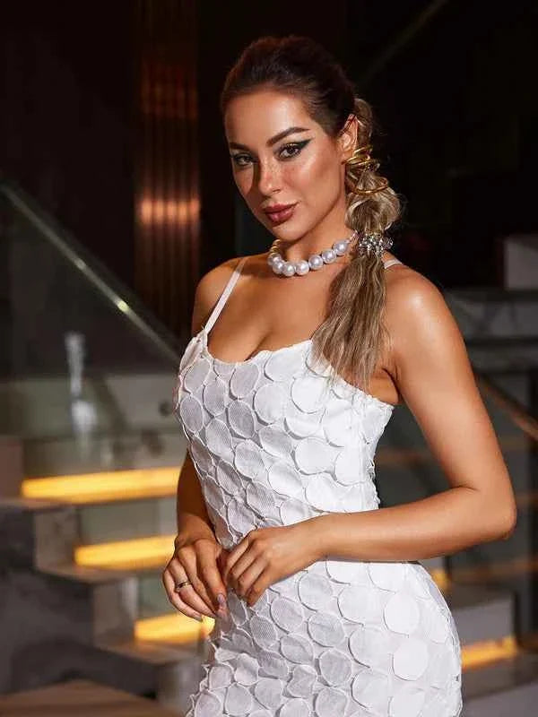 Vestido de Festa Midi de Malha com Aplicação de Paetês Vazados – Olinira