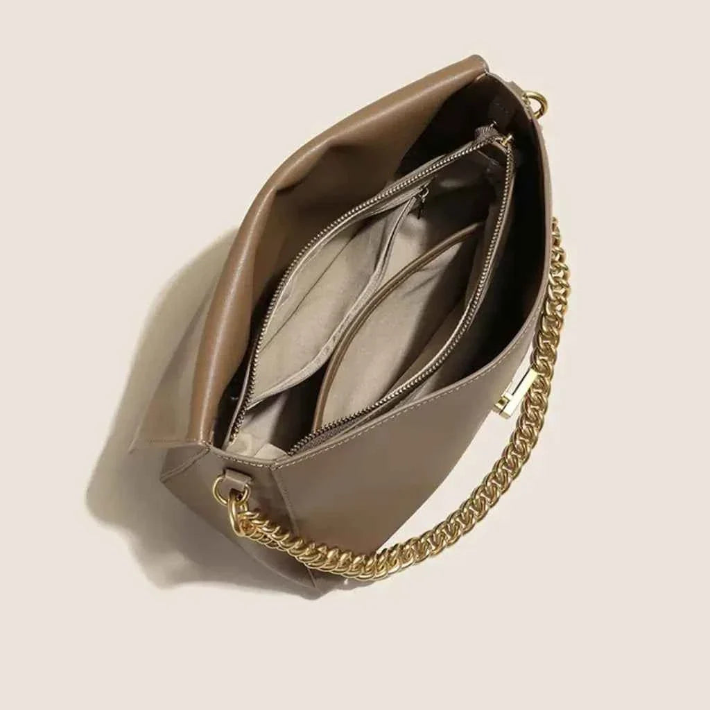 Bolsa de Ombro Feminina em Couro PU com Aba e Alça de Corrente Dourada – Liralia