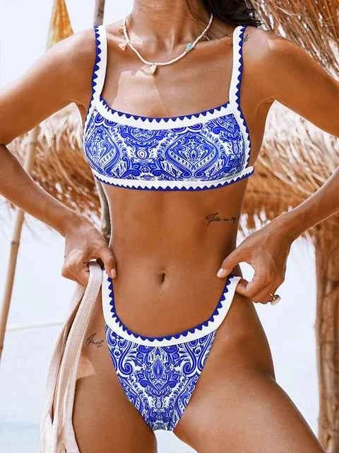 Biquíni Feminino Estampado Azul e Branco com Acabamento Ondulado – Salilina