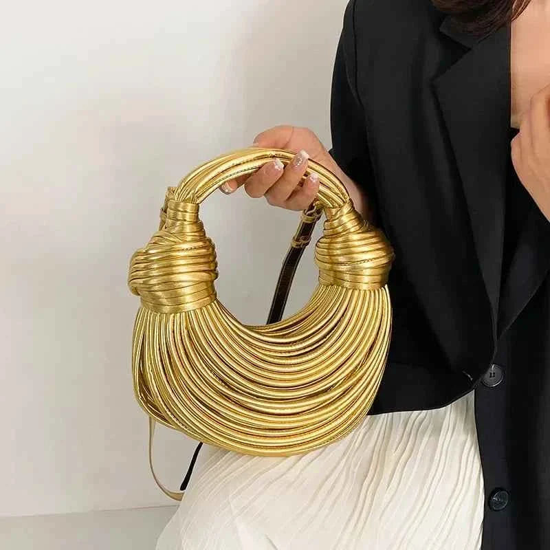 Bolsa Hobo de Luxo Estruturada com Design Escultural em Couro – Isalia