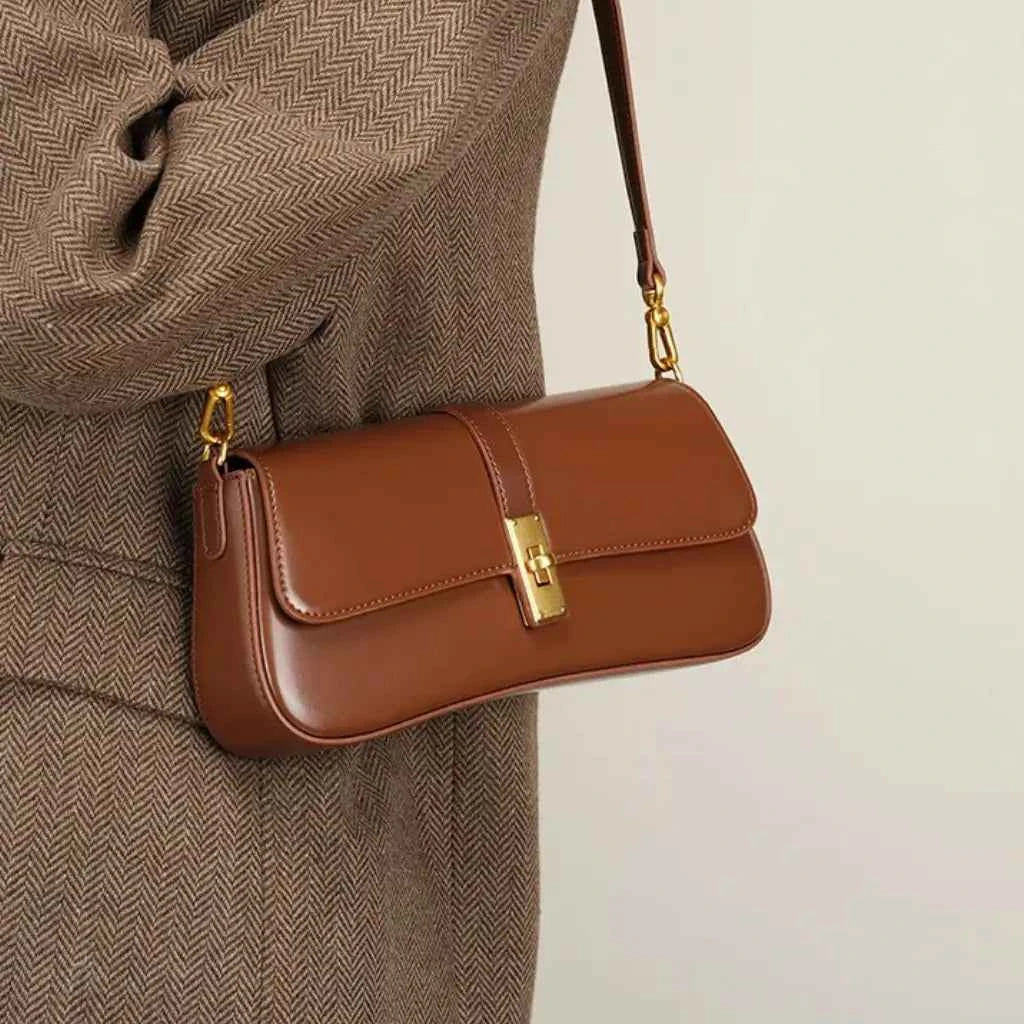 Bolsa de Ombro Estruturada de Couro PU com Aba e Fecho Dourado – Valilina