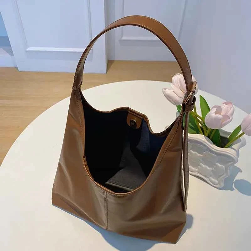 Bolsa Hobo Feminina Grande de Couro PU Macio com Alça Ajustável – Talilina