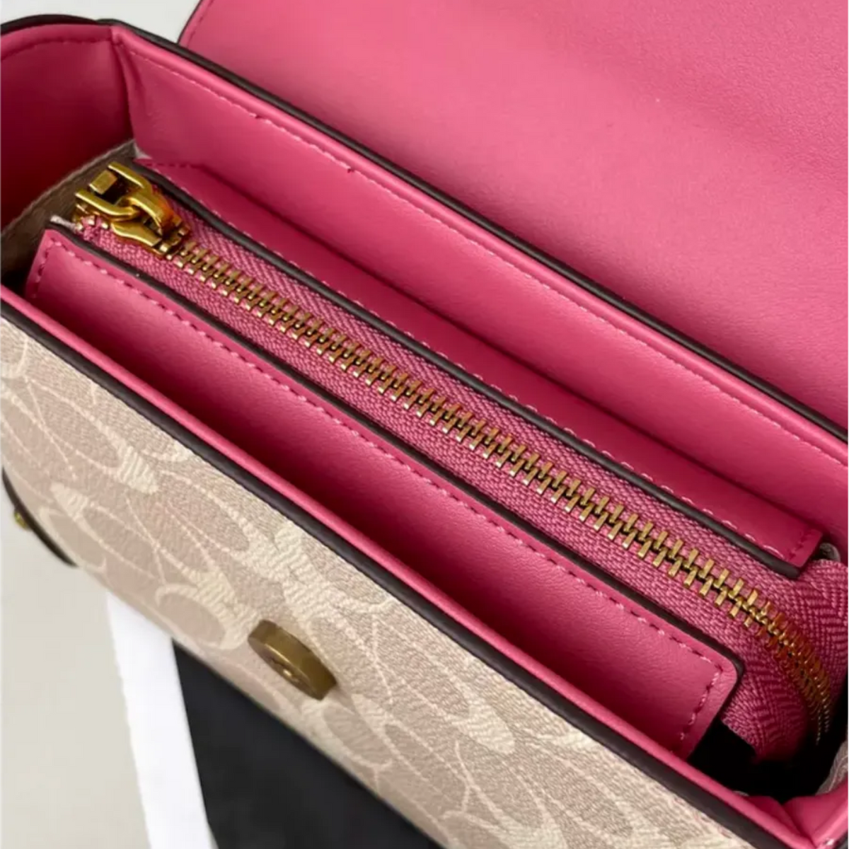Bolsa Estruturada Feminina de Luxo com Fecho Metálico – Calalia