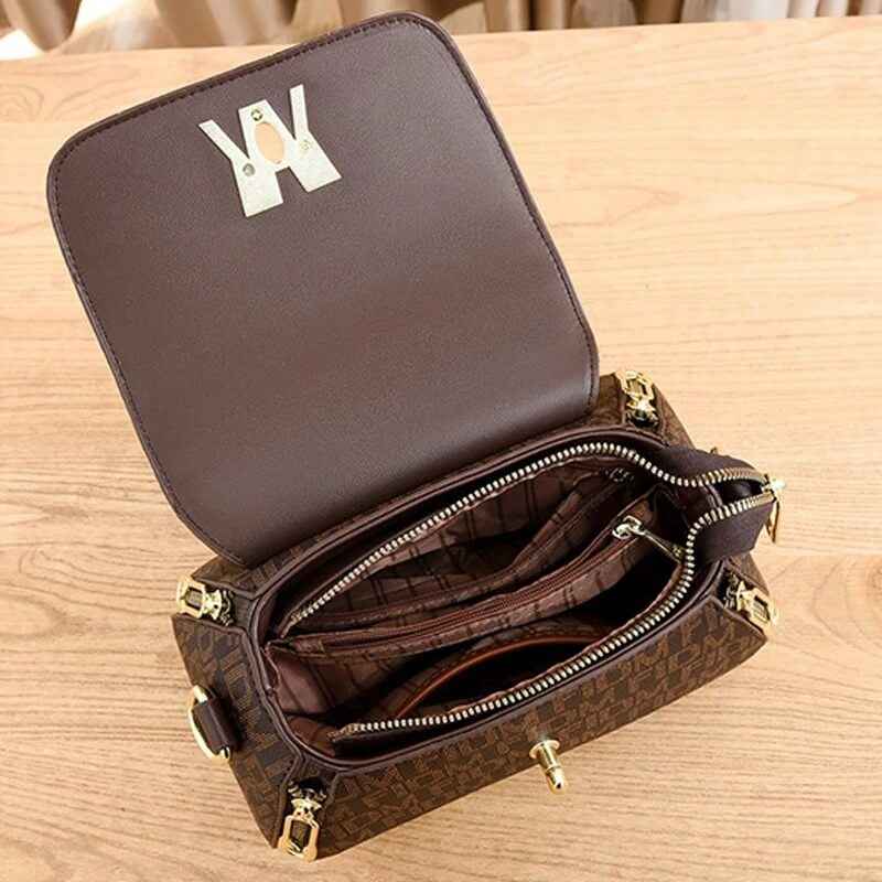 Bolsa Estruturada Feminina de Luxo com Detalhe Metálico – Brilia