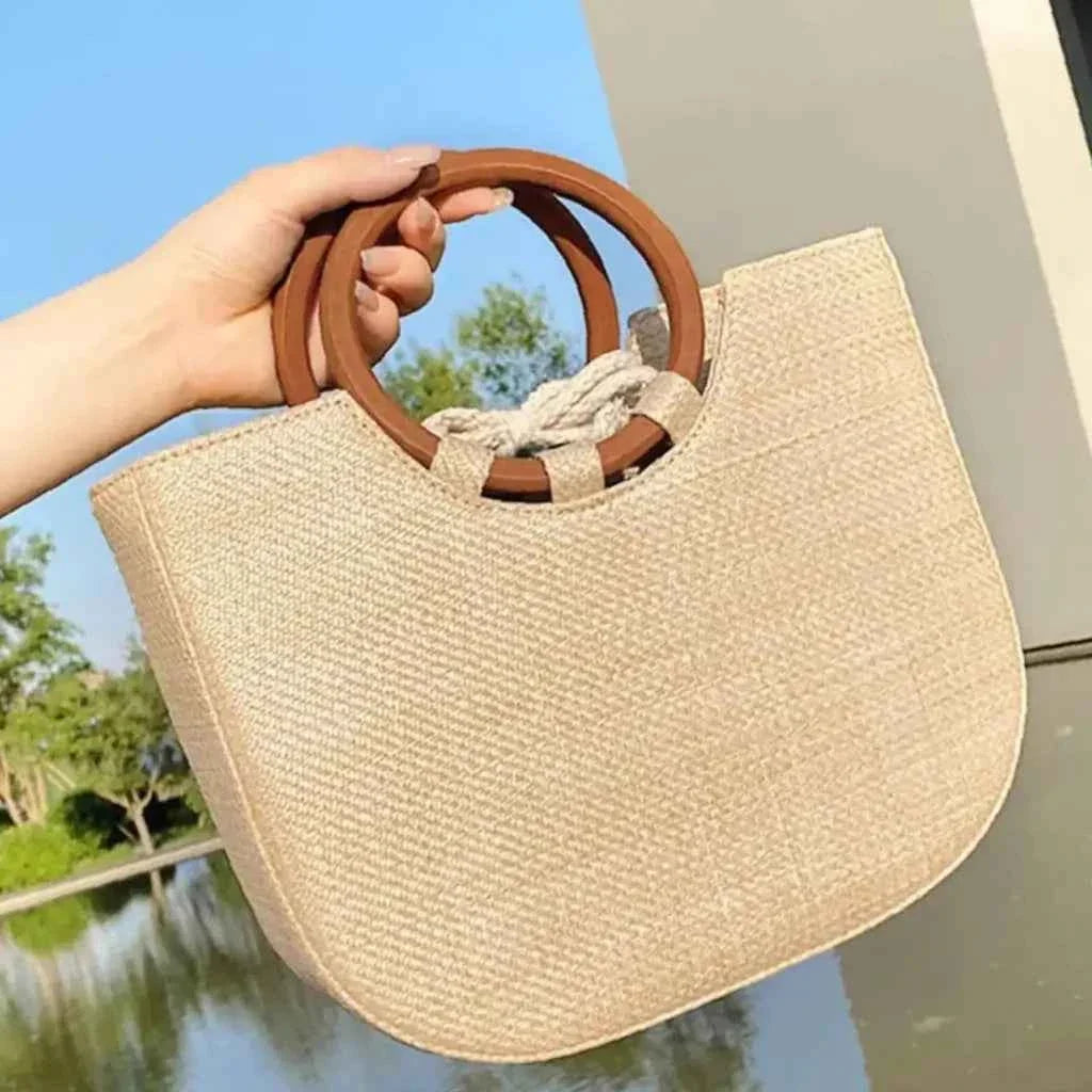 Bolsa de Palha Feminina Estruturada com Alça de Madeira – Olilina
