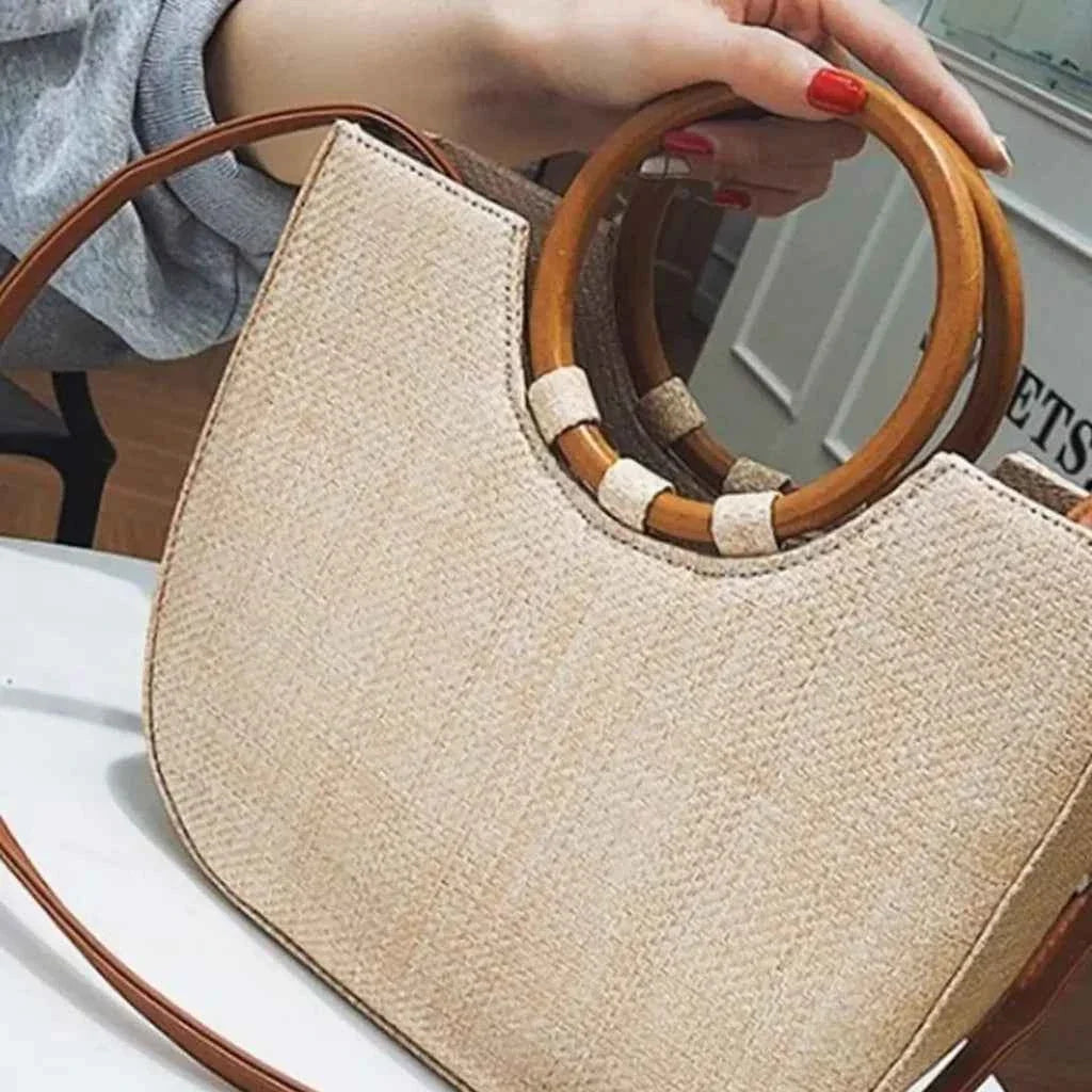 Bolsa de Palha Feminina Estruturada com Alça de Madeira – Olilina