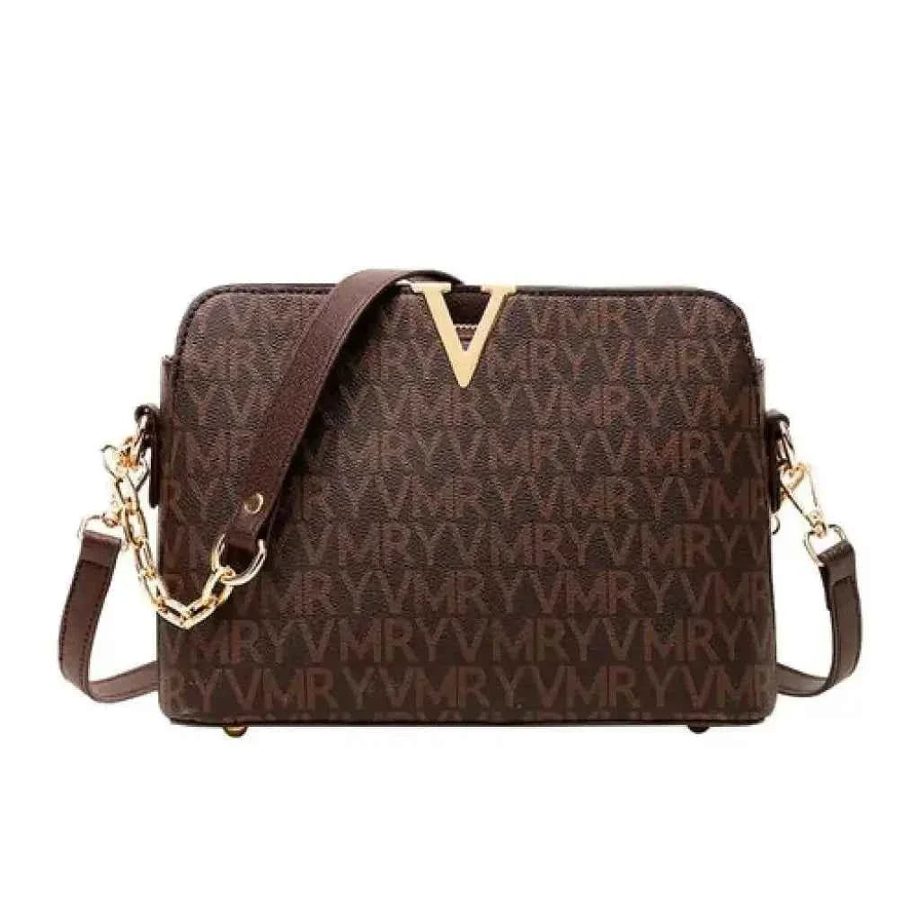 Bolsa Transversal Feminina com Monograma, Detalhe em V e Alça de Corrente – Rialina