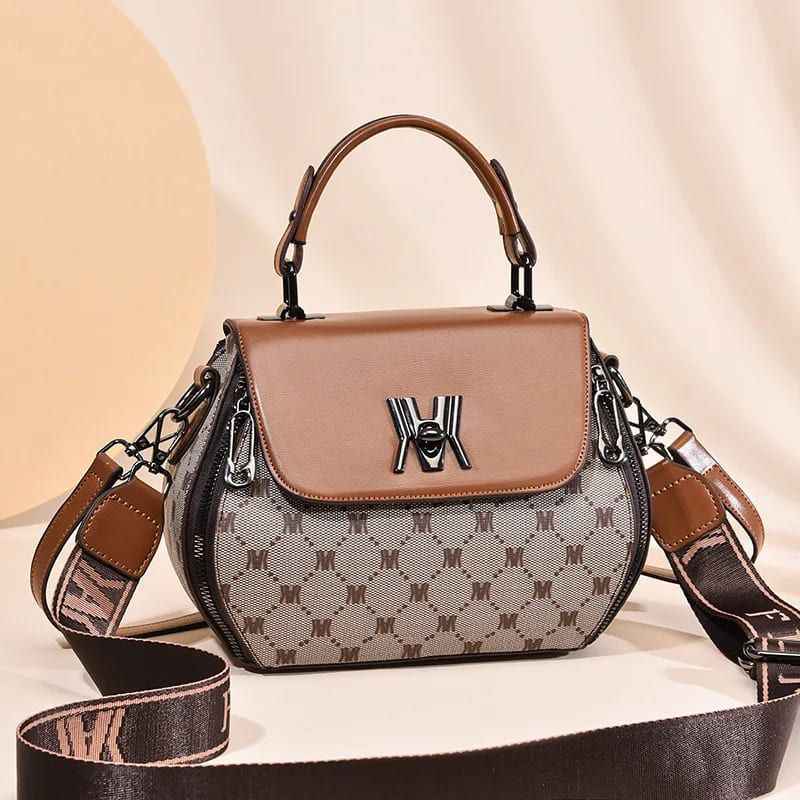 Bolsa Feminina Transversal com Monograma e Alça Larga de Tecido – Solalina