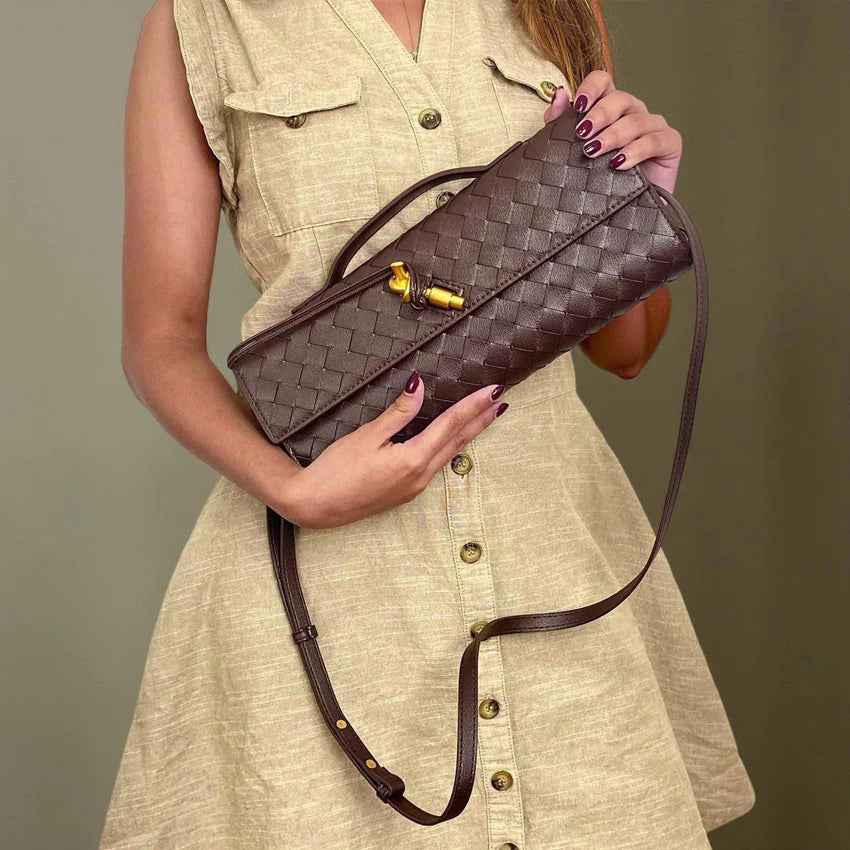 Bolsa Clutch de Luxo Feminina em Couro Trançado com Alça de Mão – Lialia
