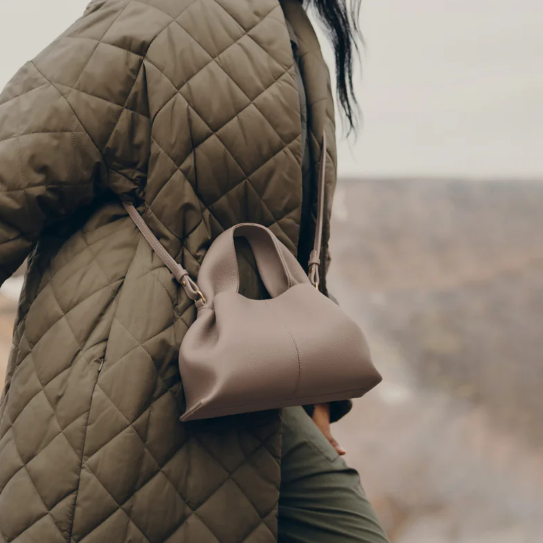 Bolsa de Luxo Feminina em Couro Legítimo Estruturado com Alça de Ombro – Lelilia