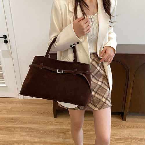 Bolsa Tote Feminina Grande de Camurça com Alça de Ombro – Arilia