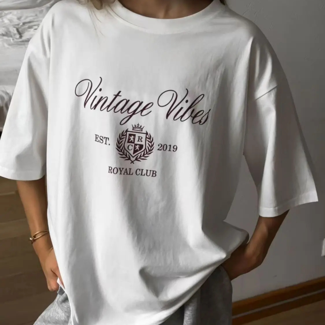Camiseta Oversized de Algodão com Estampa Vintage – Calanara