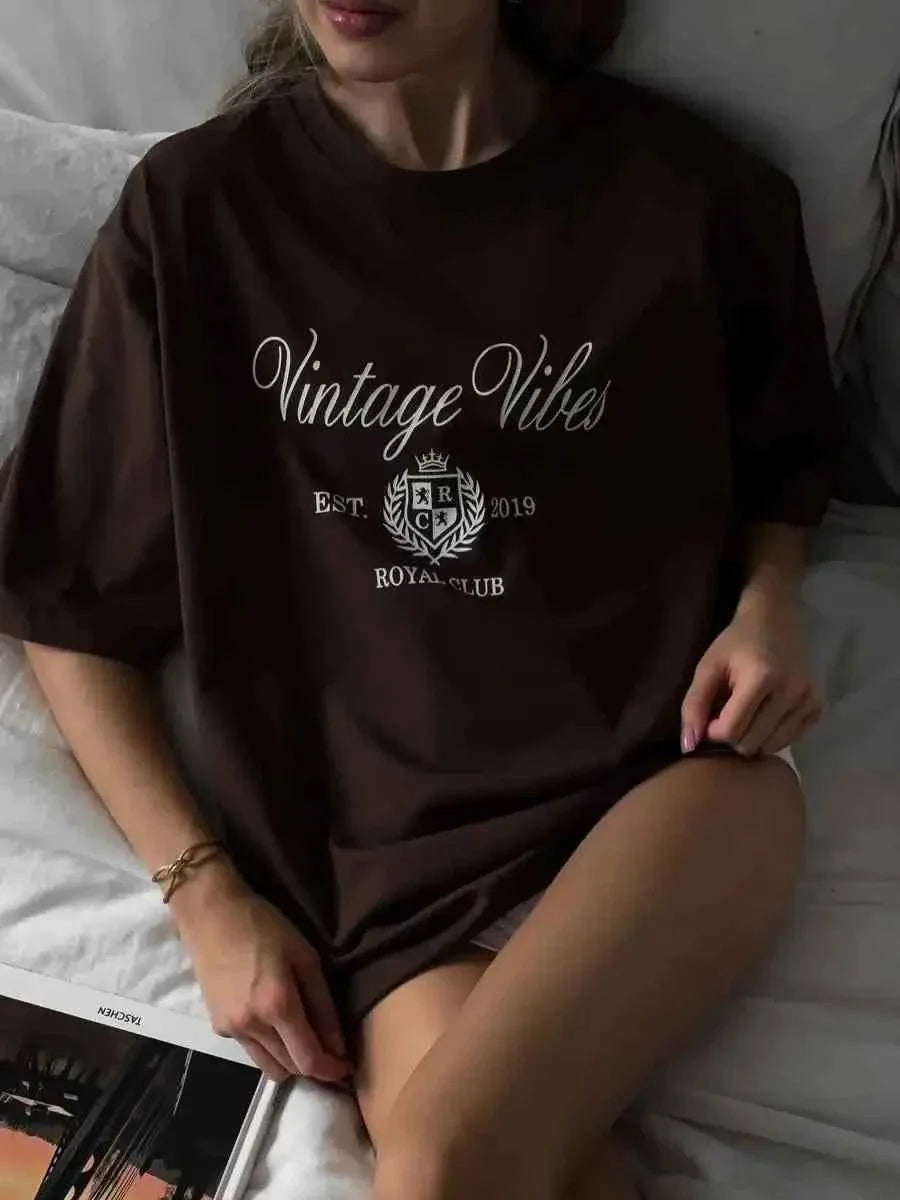 Camiseta Oversized de Algodão com Estampa Vintage – Calanara