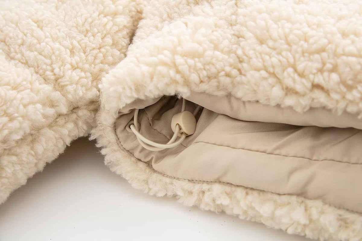 Jaqueta Puffer Cropped de Pelúcia Off White – Corarina