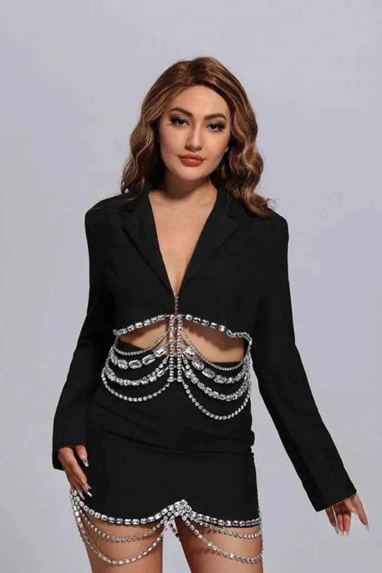 Conjunto Feminino de Blazer e Saia com Recortes e Correntes de Cristal – Belarina