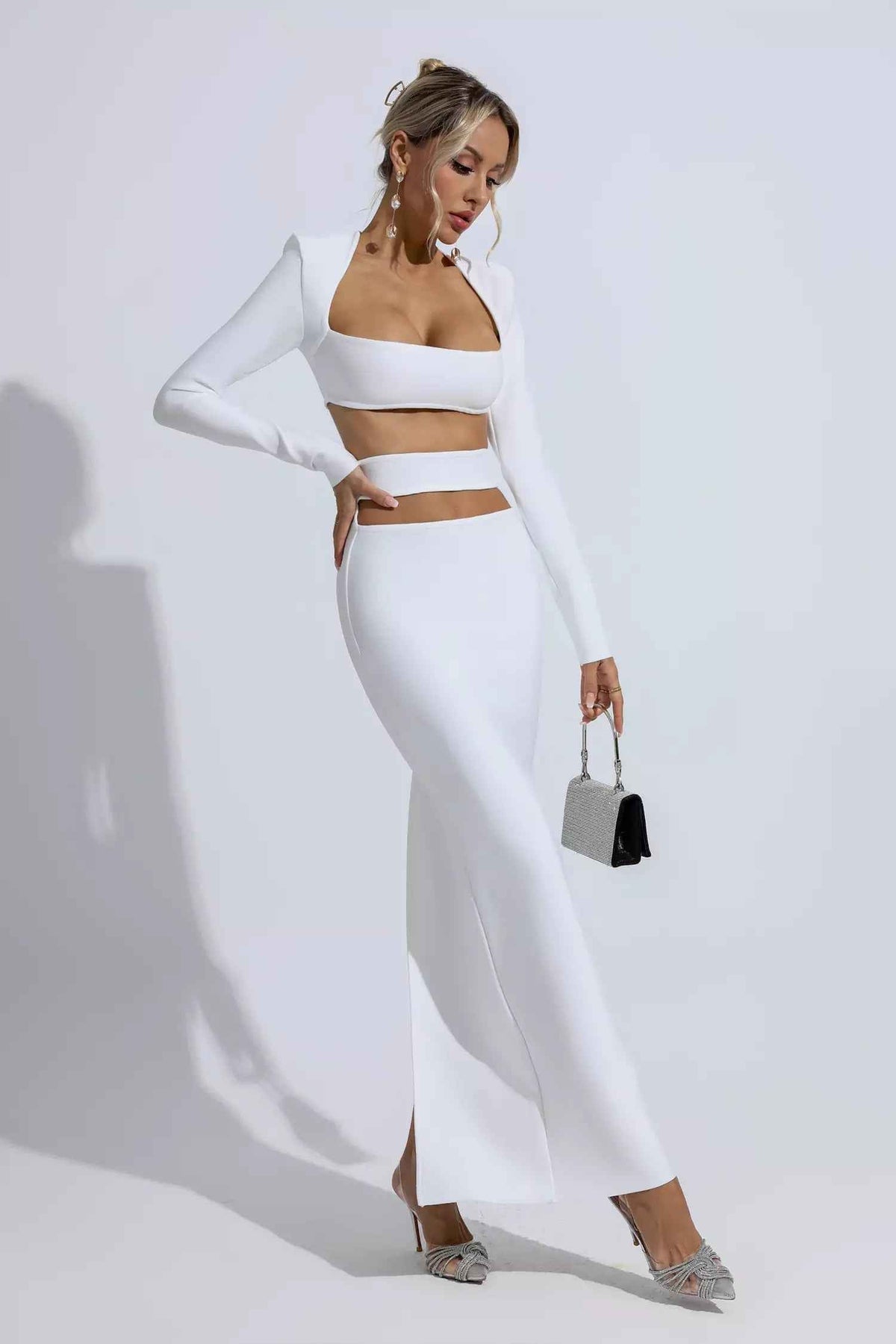 Conjunto Feminino de Festa Preto com Cropped Estruturado e Saia Longa com Recorte – Nalarina