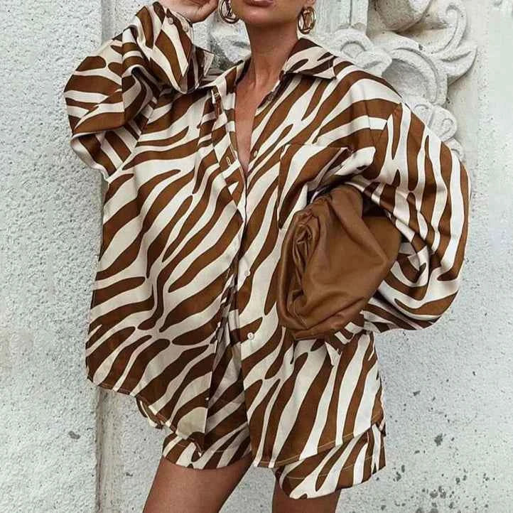 Conjunto Feminino de Cetim Estampado Animal Print – Belanara