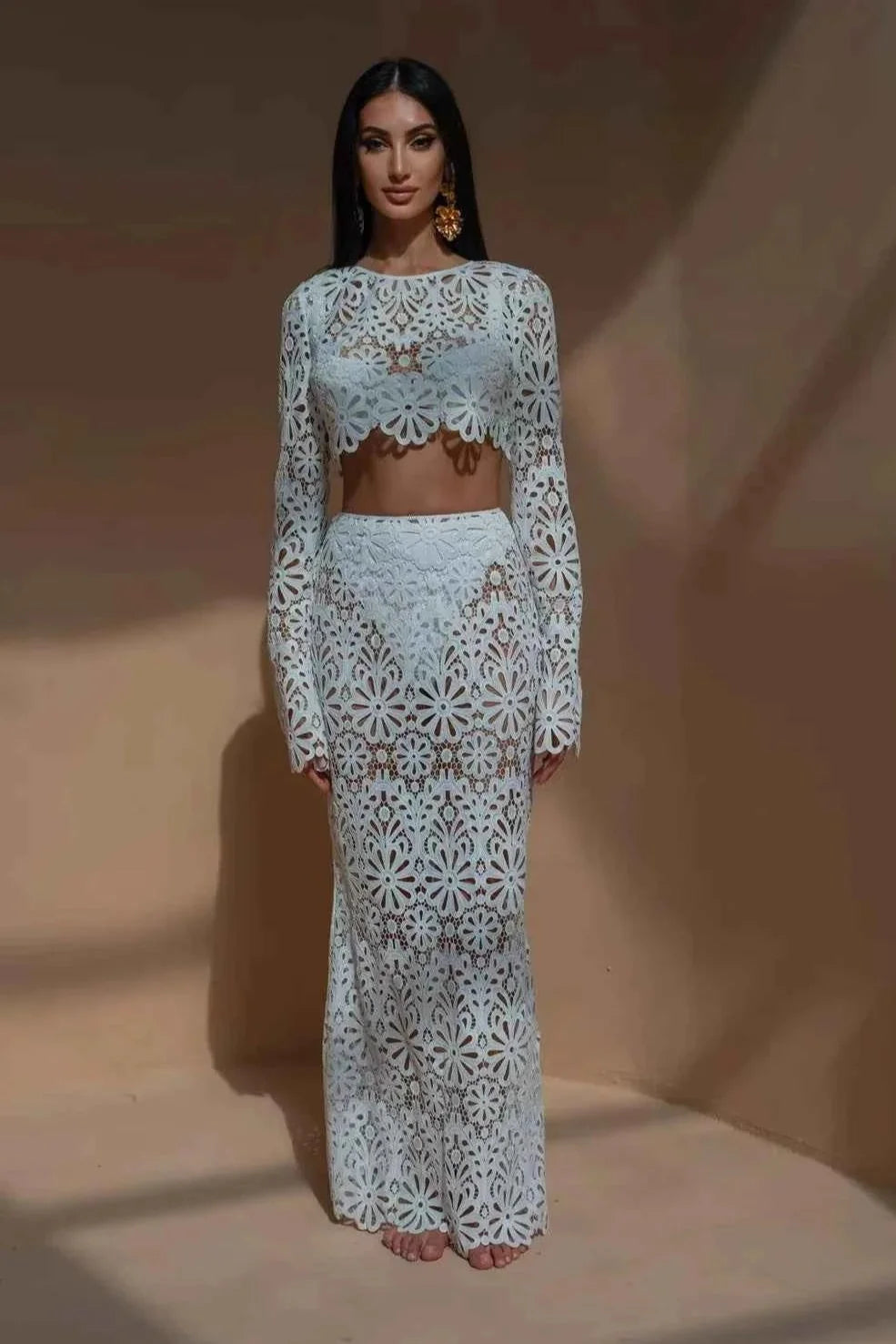Conjunto Feminino Longo em Renda Floral Guipir com Manga Longa Transparente – Selanira