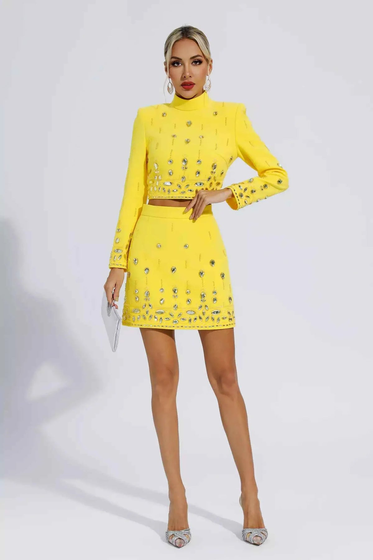 Conjunto com Pedrarias em Cristal e Cropped de Manga Longa – Evarina