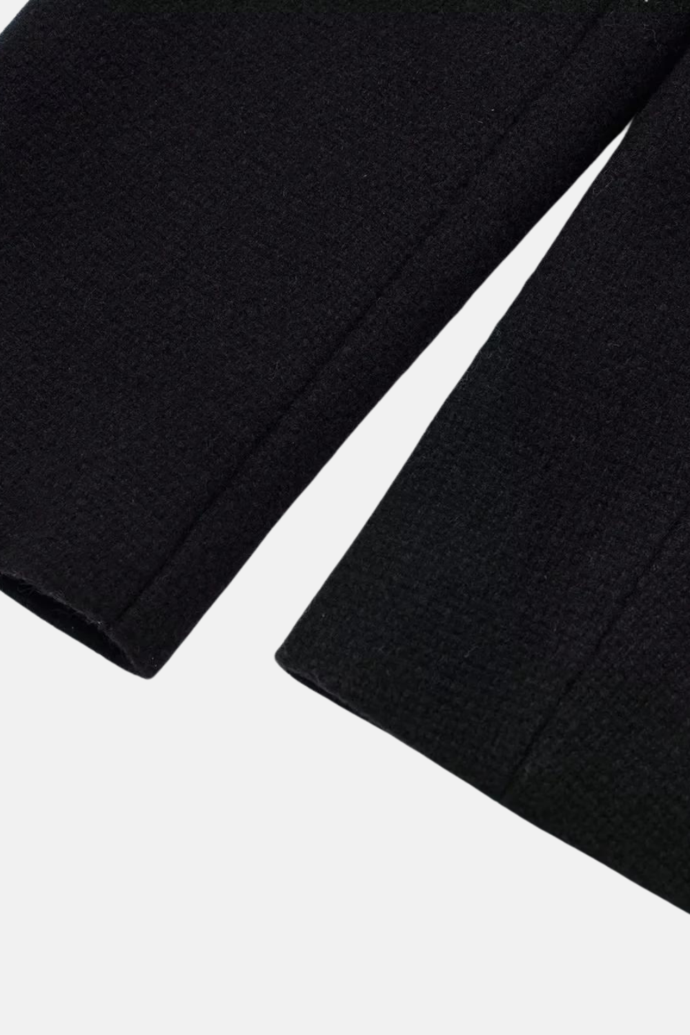 Jaqueta Cropped Preta com Botões Dourados – Kalirina