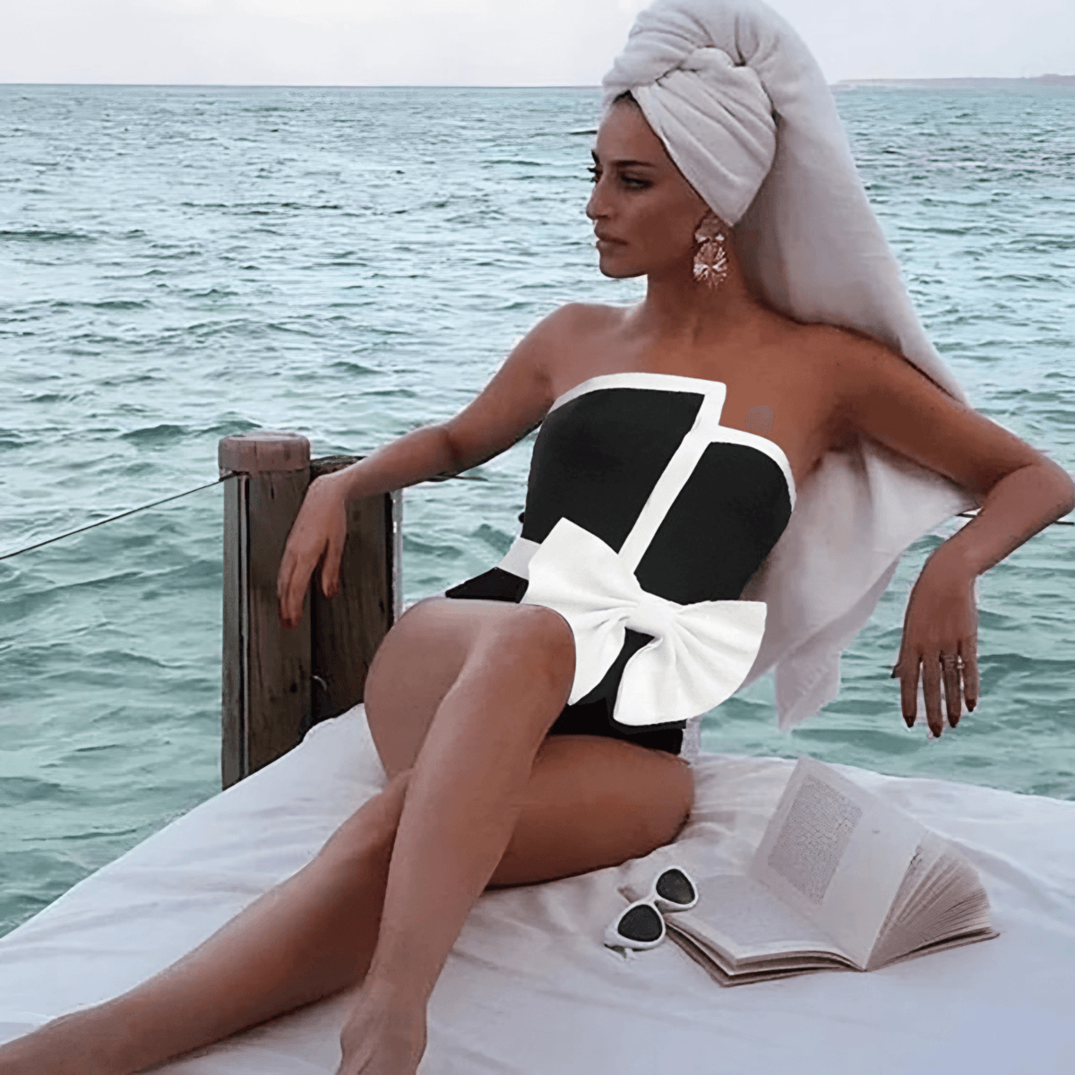 Maiô Tomara que Caia Preto e Branco com Maxilaço – Dalarisa