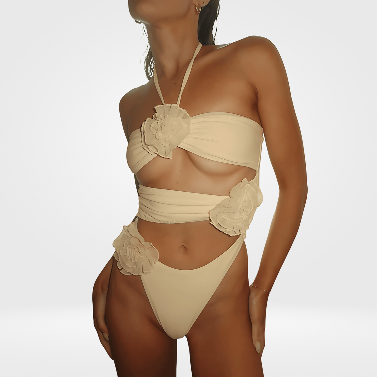 Maiô Off White com Recortes e Flores 3D – Calirisa