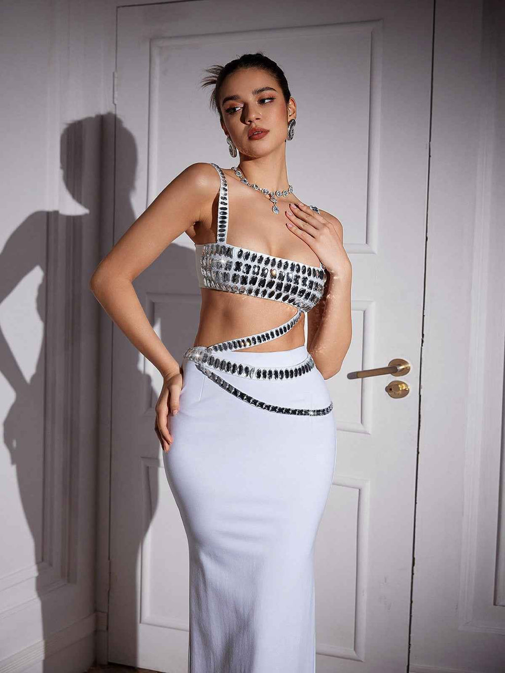 Conjunto Feminino de Festa com Top Cropped e Saia Longa Sereia Bordado com Pedraria – Lianora