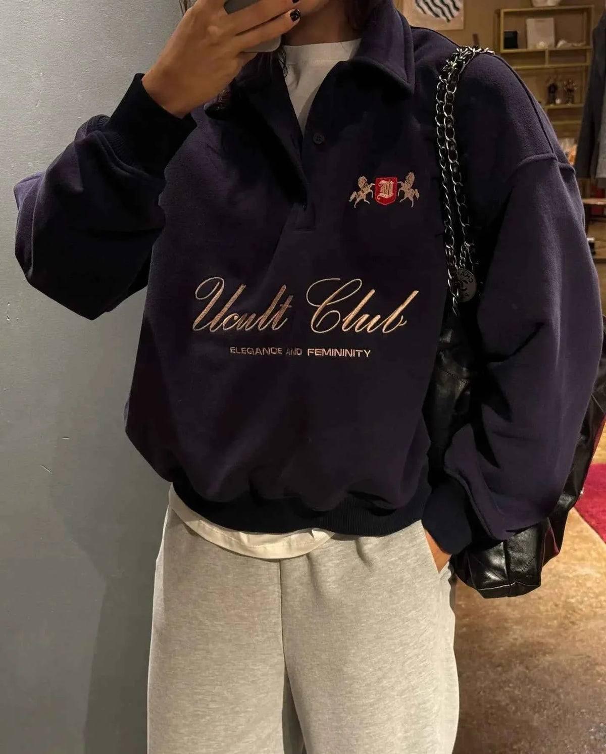Moletom Oversized Bordado com Gola Polo – Caranara