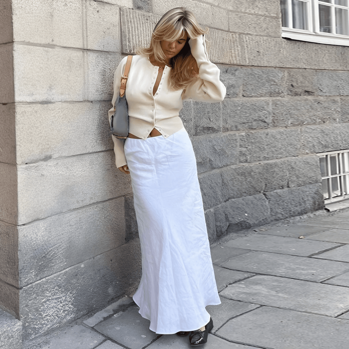 Cardigan Cropped de Tricô com Cintura Marcada e Botões – Arinira