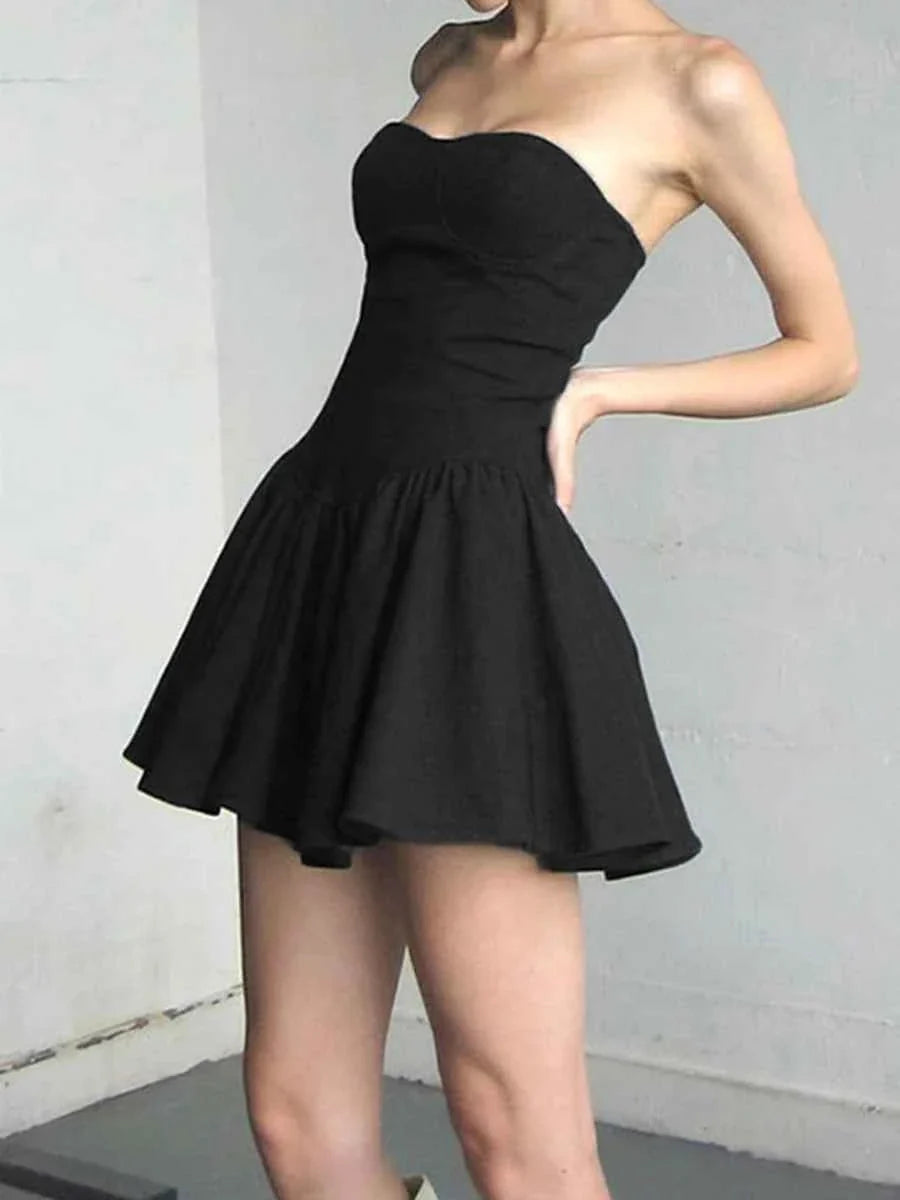 Vestido Curto Tomara que Caia com Corpete Estruturado e Saia Evasê – Maranora