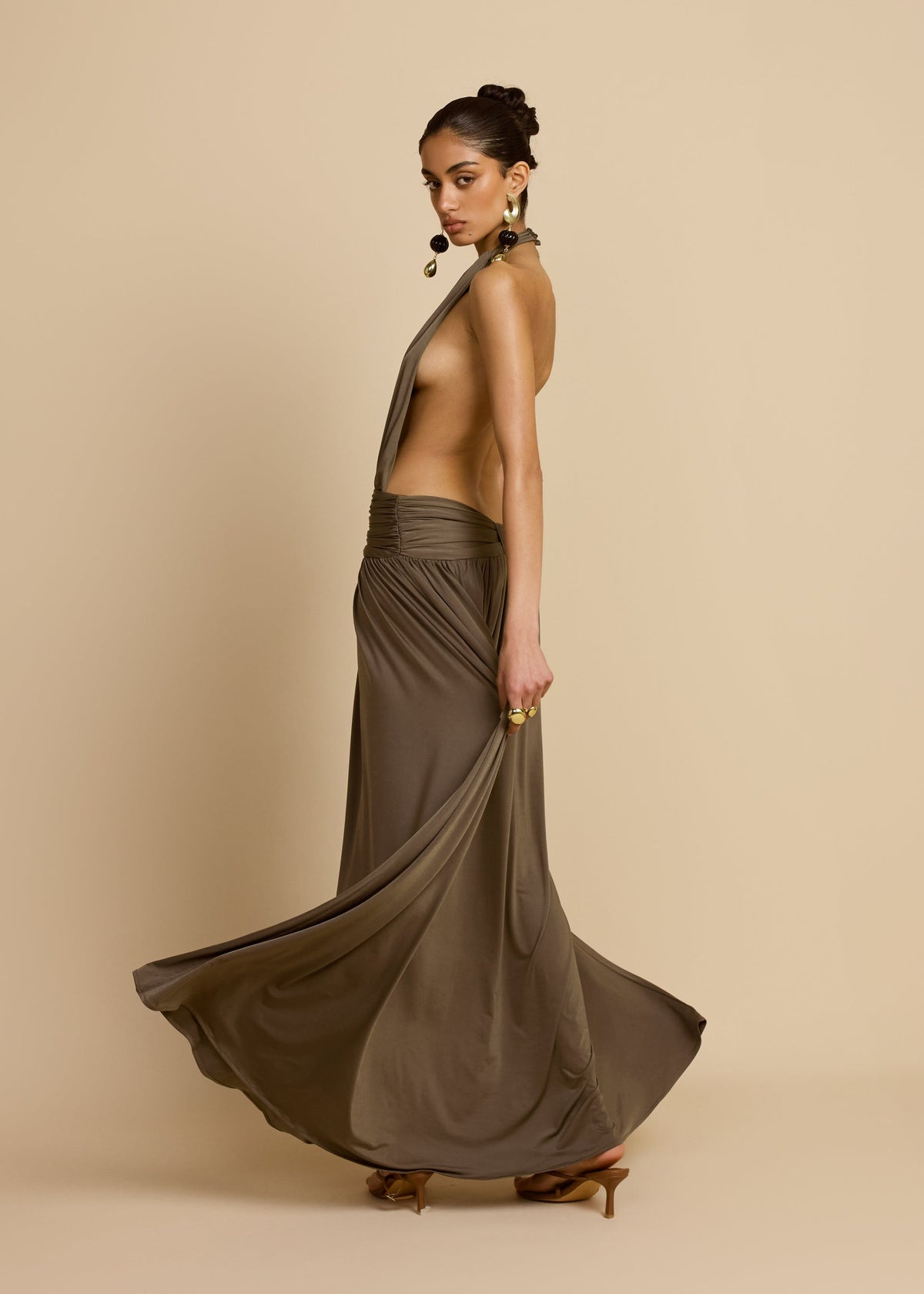 Vestido Longo Frente Única com Cintura Drapeada – Jaqueline
