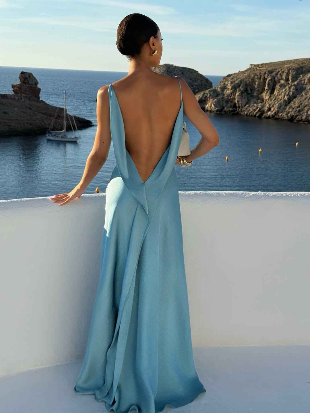 Vestido Longo de Cetim com Decote Degagê e Alças Finas Azul Serenity – Belilina
