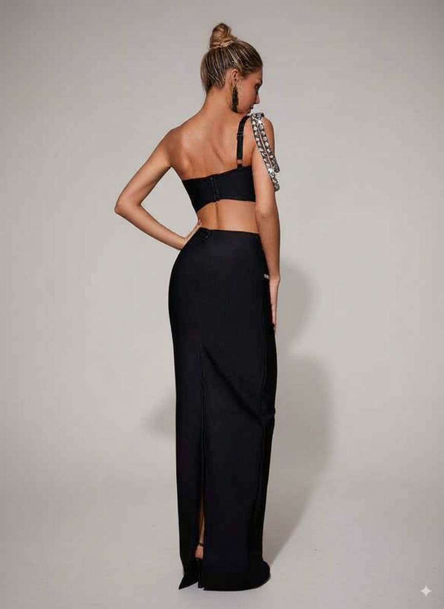Vestido Longo de Festa Preto com Espelhos, Recortes Laterais e Fenda – Solanira