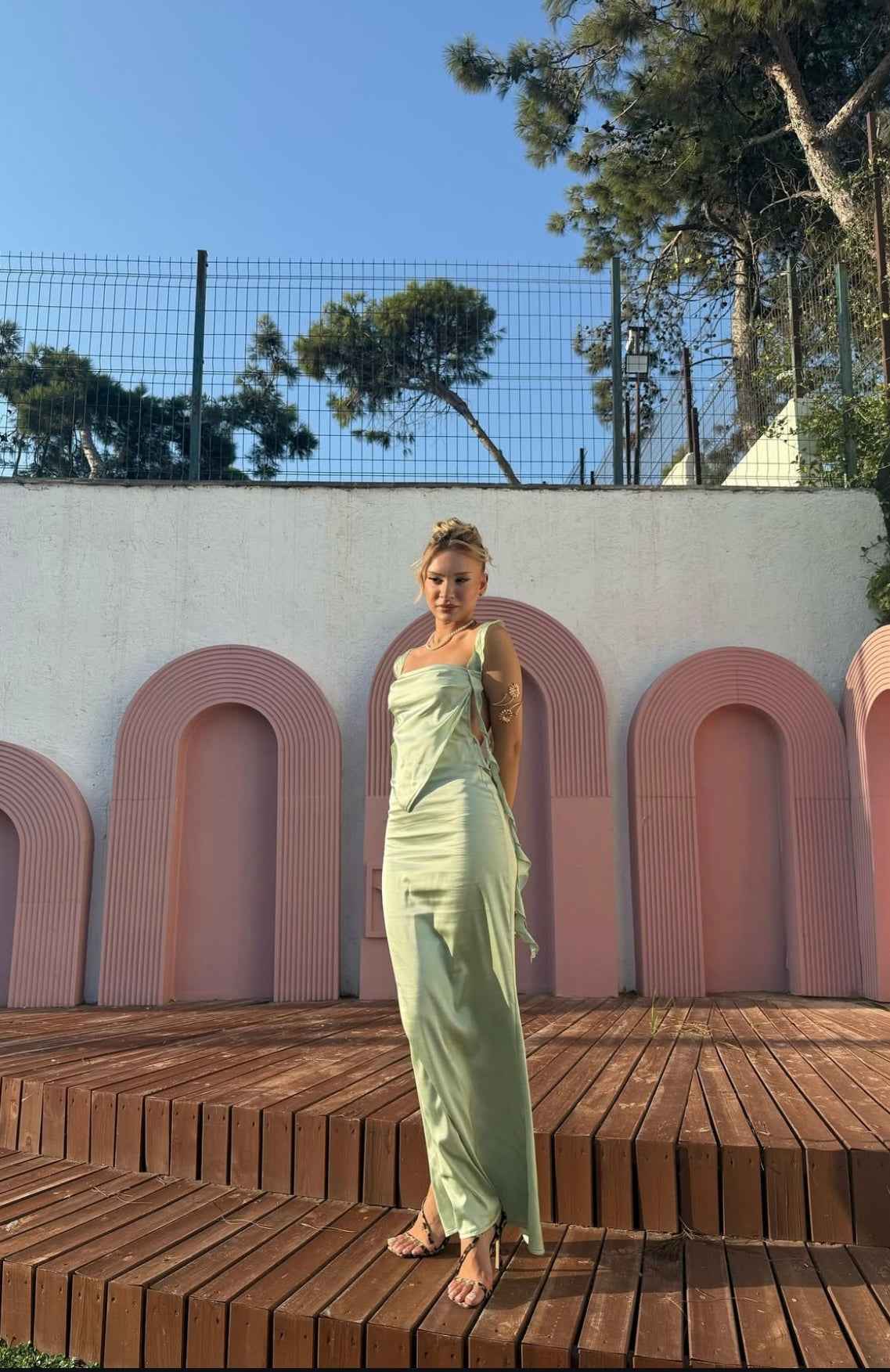 Vestido Longo Verde Menta de Festa com Alças em Amarração e Decote Coração Feminino – Pilar