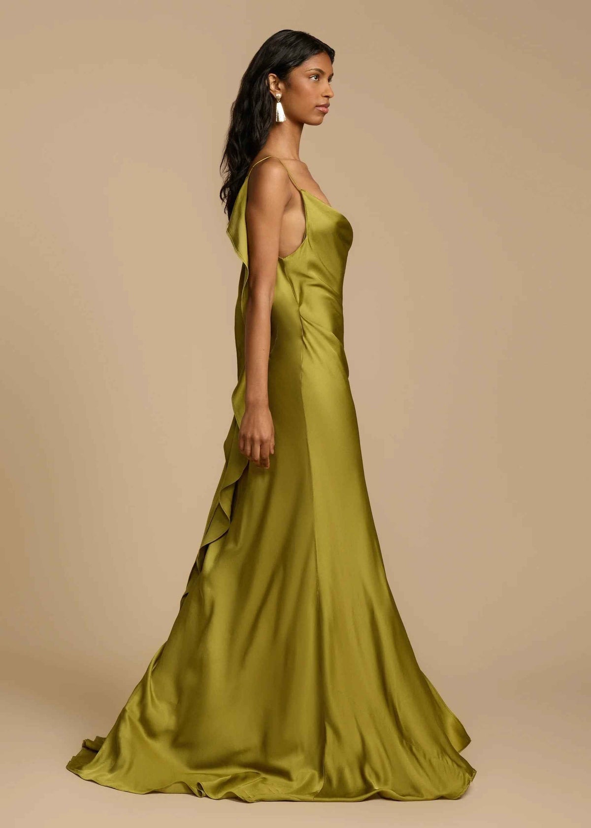 Vestido Longo de Festa em Cetim com Fenda Lateral e Decote Drapeado Feminino Verde Oliva – Romina