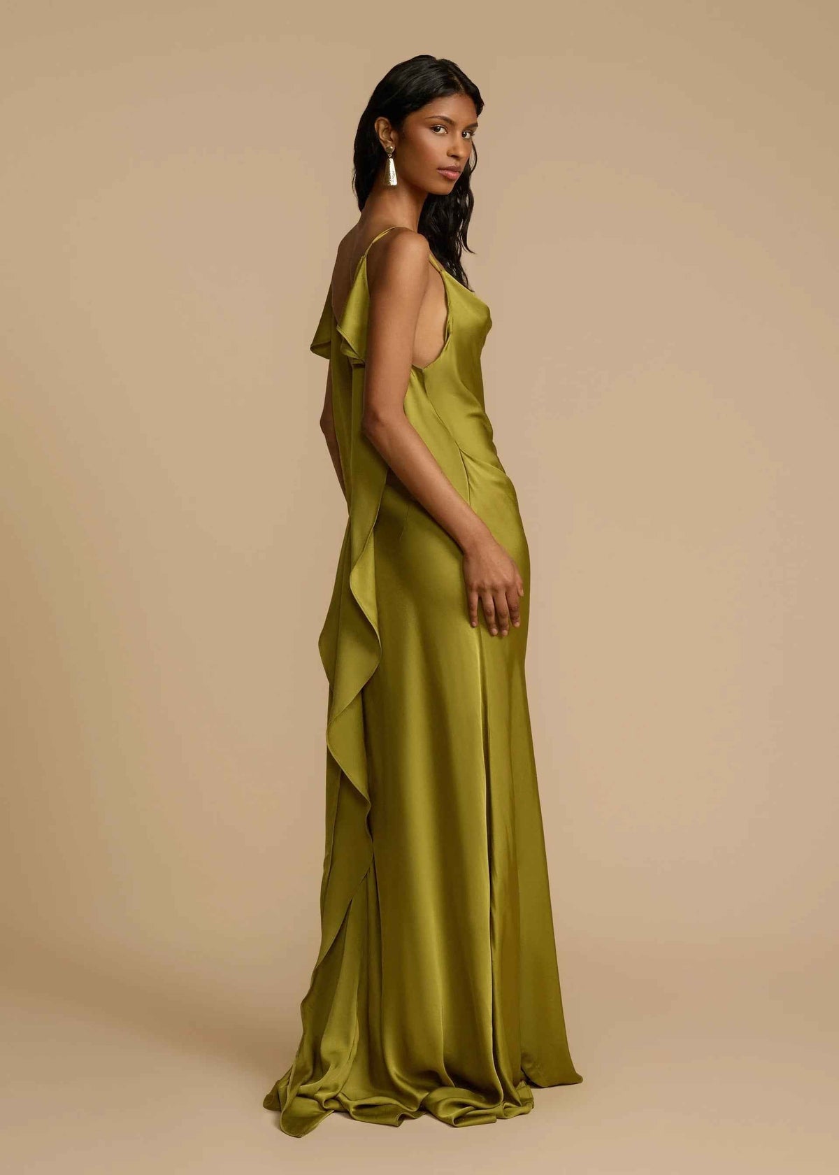 Vestido Longo de Festa em Cetim com Fenda Lateral e Decote Drapeado Feminino Verde Oliva – Romina