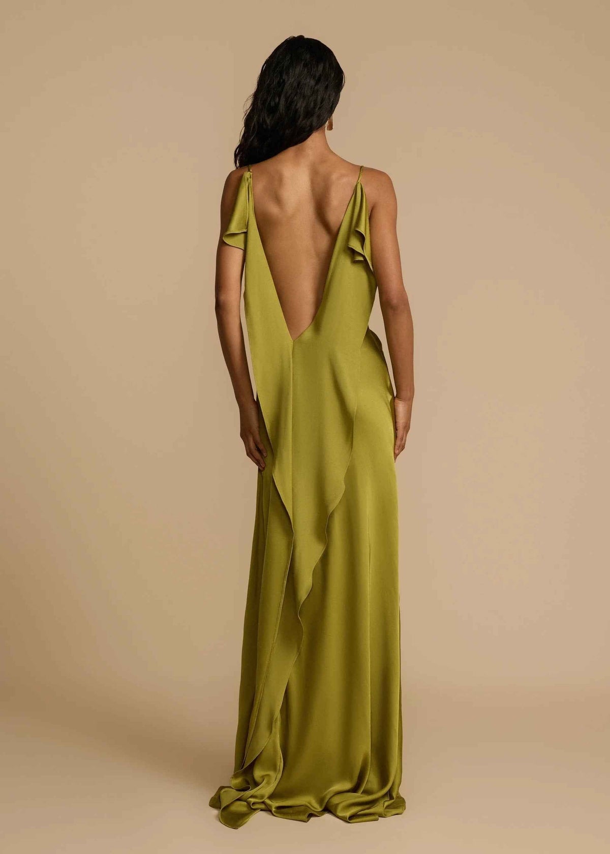 Vestido Longo de Festa em Cetim com Fenda Lateral e Decote Drapeado Feminino Verde Oliva – Romina