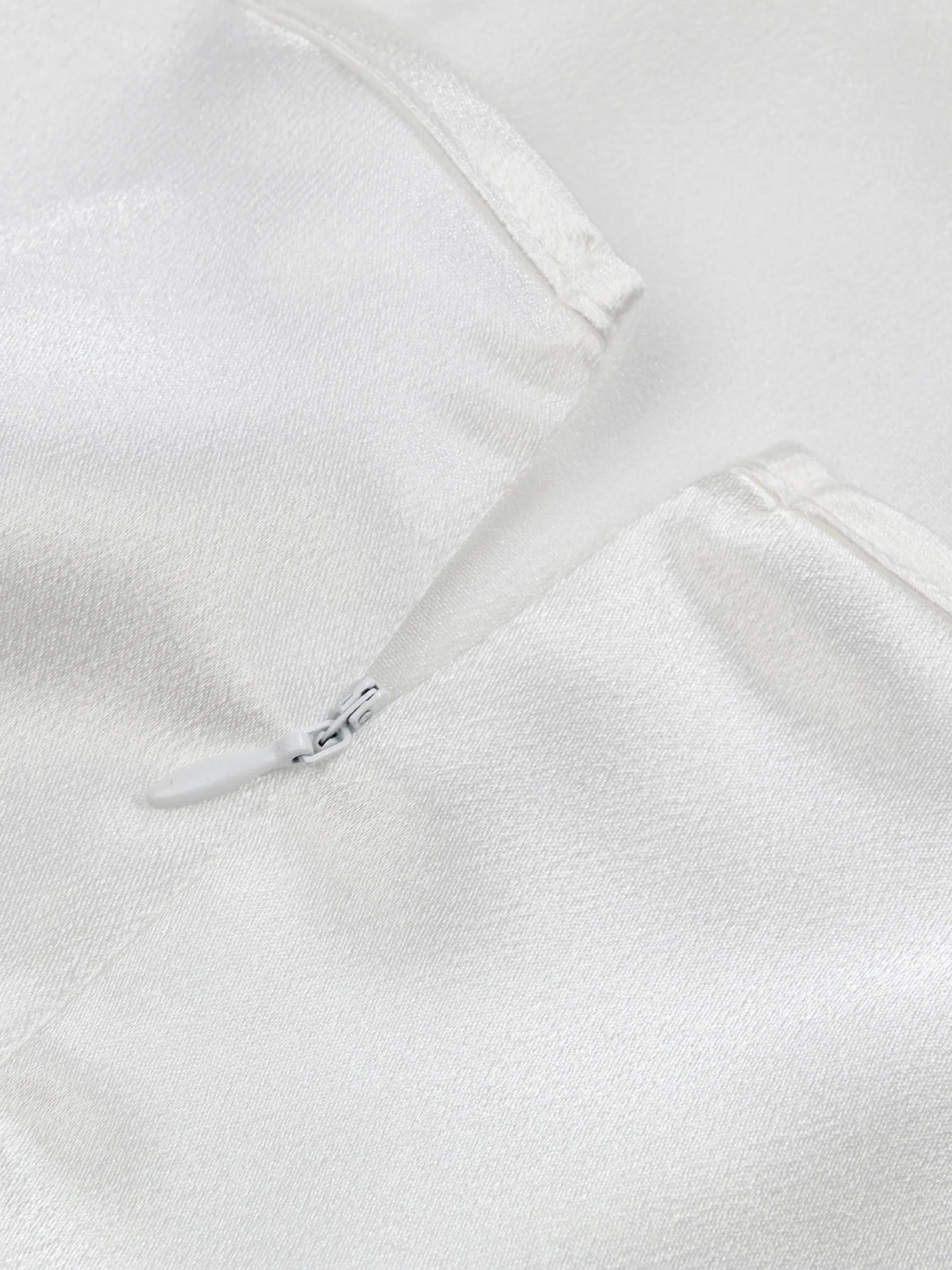Vestido de Festa Longo de Cetim com Recortes Laterais e Saia Fluida – Rosalina