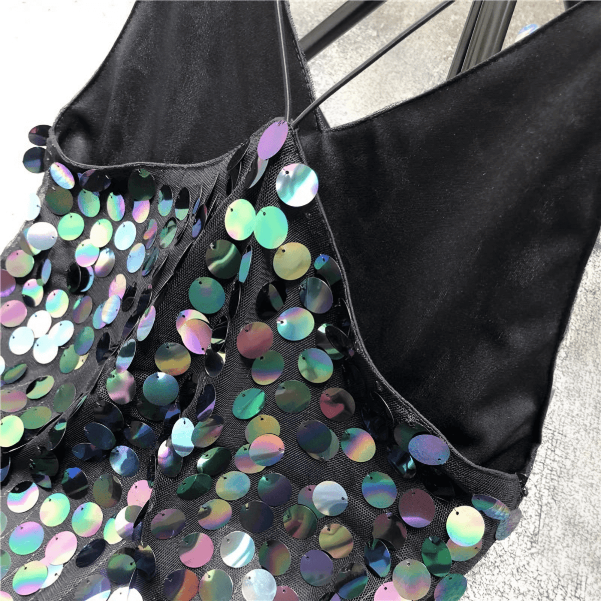 Vestido de Festa Curto de Paetê Furta-Cor com Costas Nuas – Alarisa
