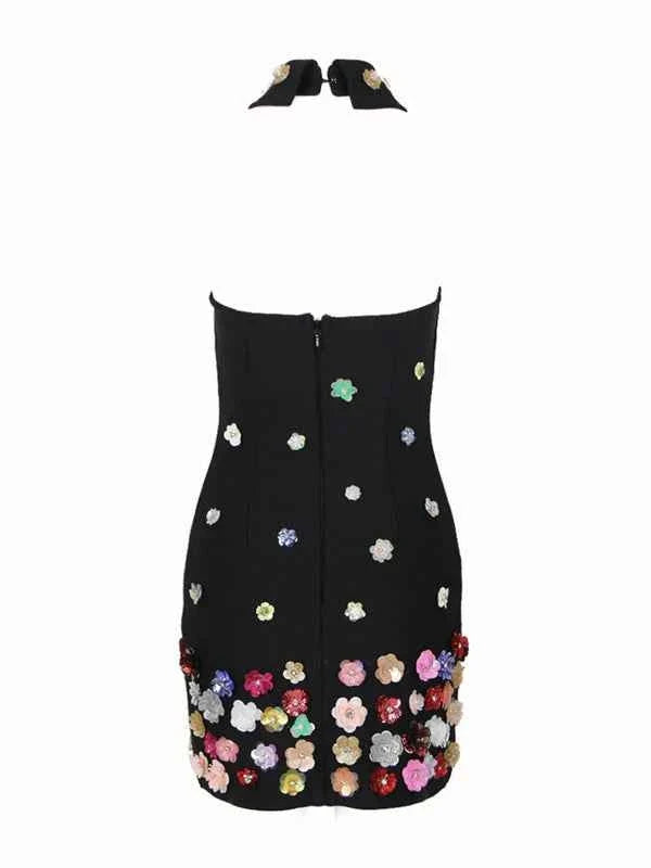 Vestido de Festa Curto com Gola Halter e Aplicação de Paetês Florais Coloridos – Novanira