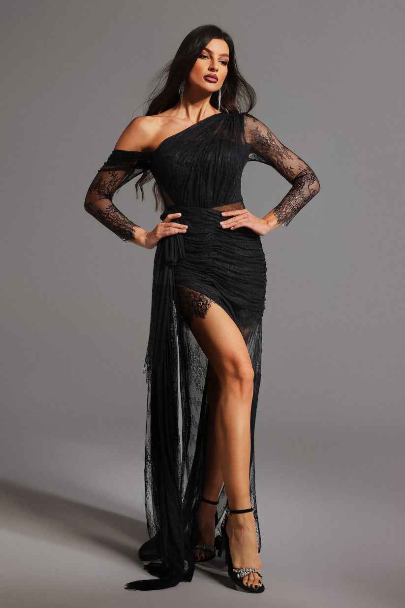 Vestido Longo de Festa Assimétrico com Fenda Alta e Renda Transparente – Renanara