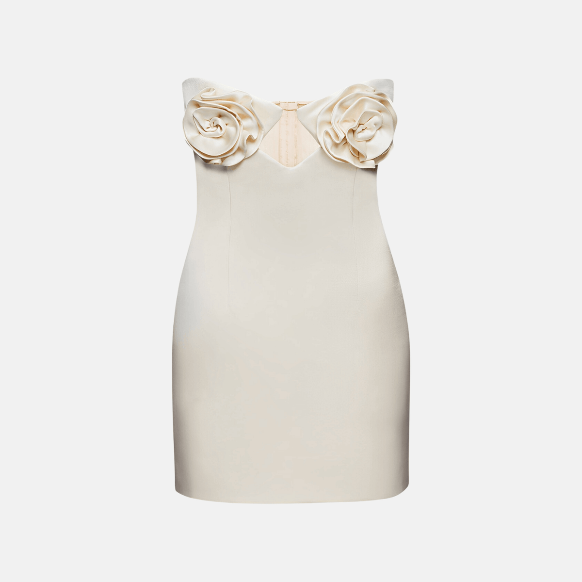 Vestido Curto Off-White Estruturado com Flores 3D em Cetim – Alirisa