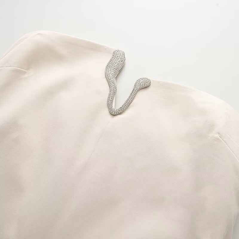 Vestido Curto Feminino Tomara que Caia Alfaiataria com Decote Jóia Strass – Marisa
