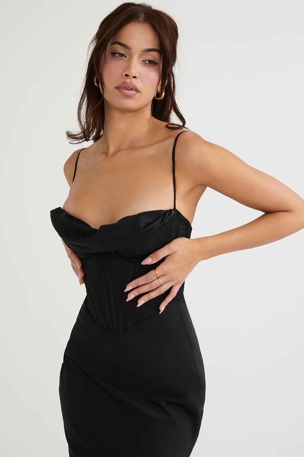 Vestido Longo de Festa com Corset Estruturado e Alças Finas – Liarina