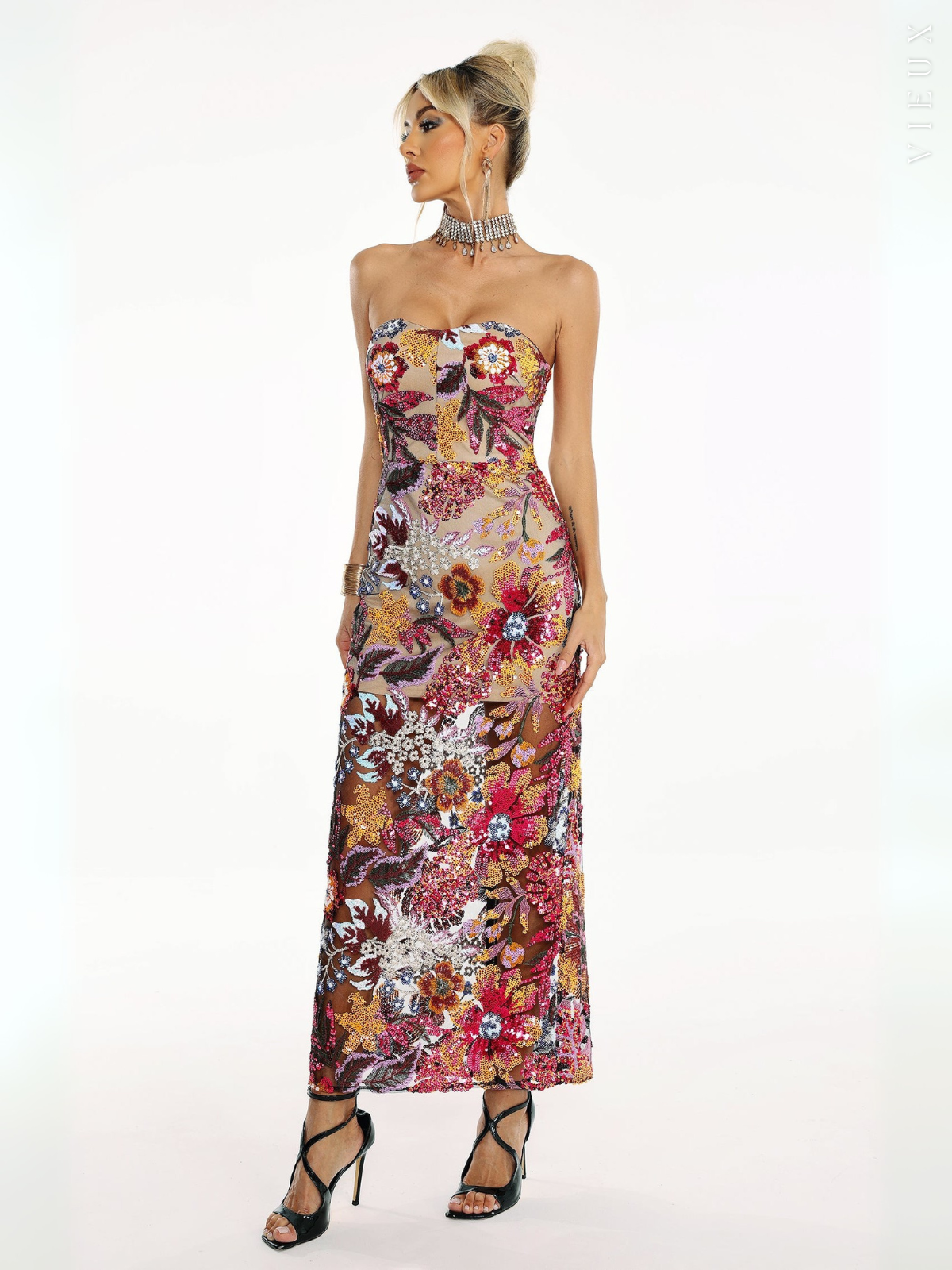 Vestido de Festa Longo Tomara que Caia de Tule com Bordado Floral de Lantejoulas – Isanora