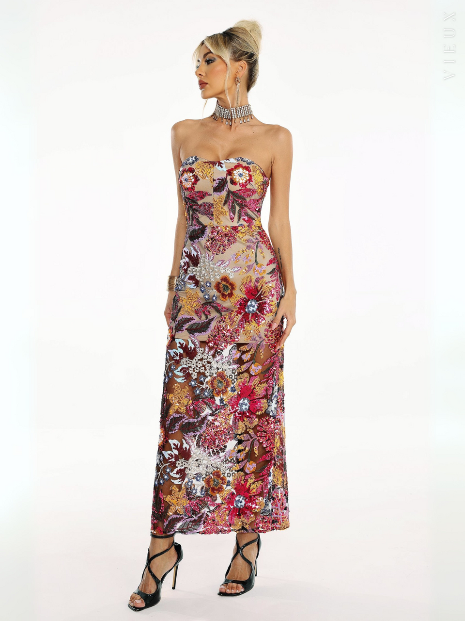 Vestido de Festa Longo Tomara que Caia de Tule com Bordado Floral de Lantejoulas – Isanora
