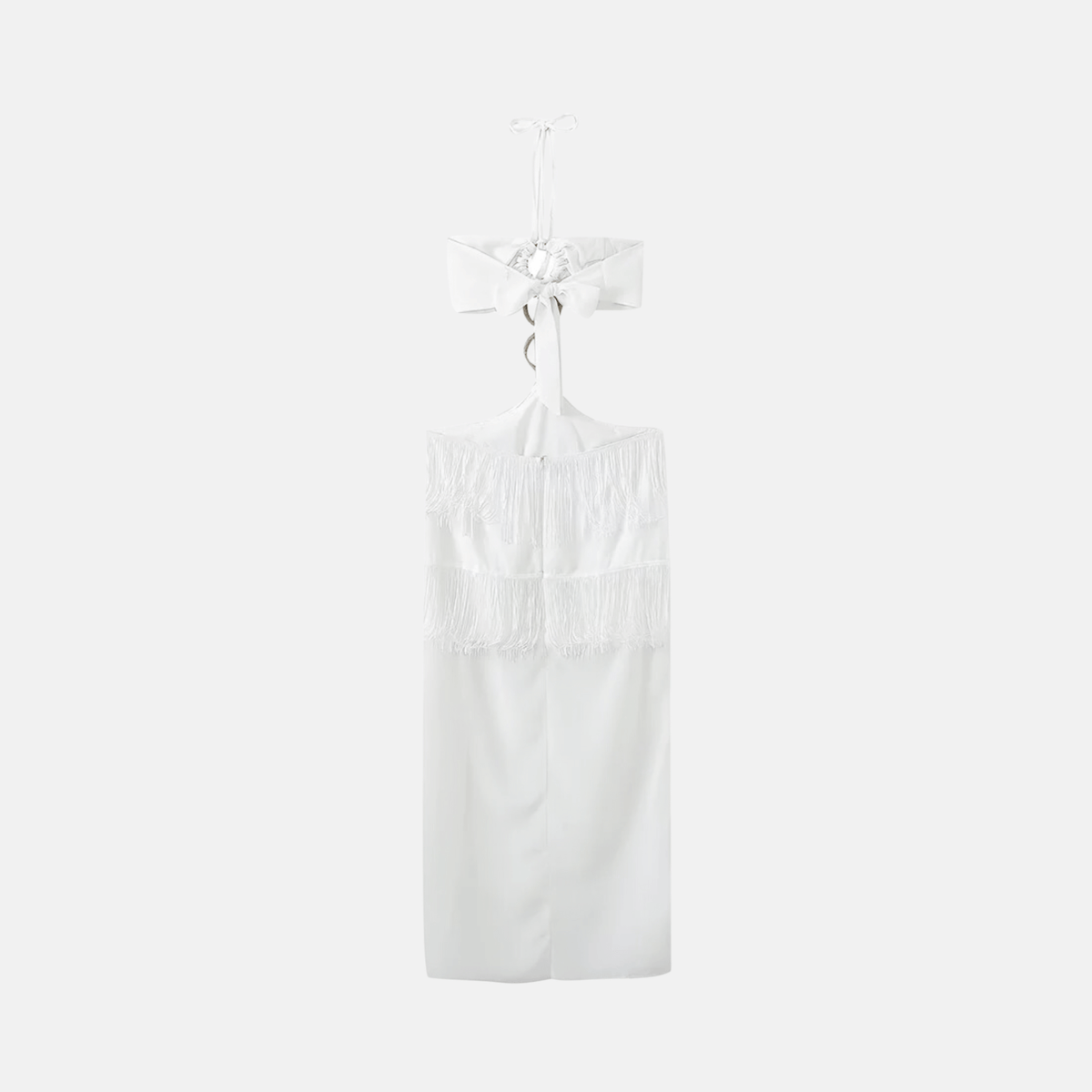 Vestido Longo Branco com Franjas e Corrente Dourada no Decote – Seranora