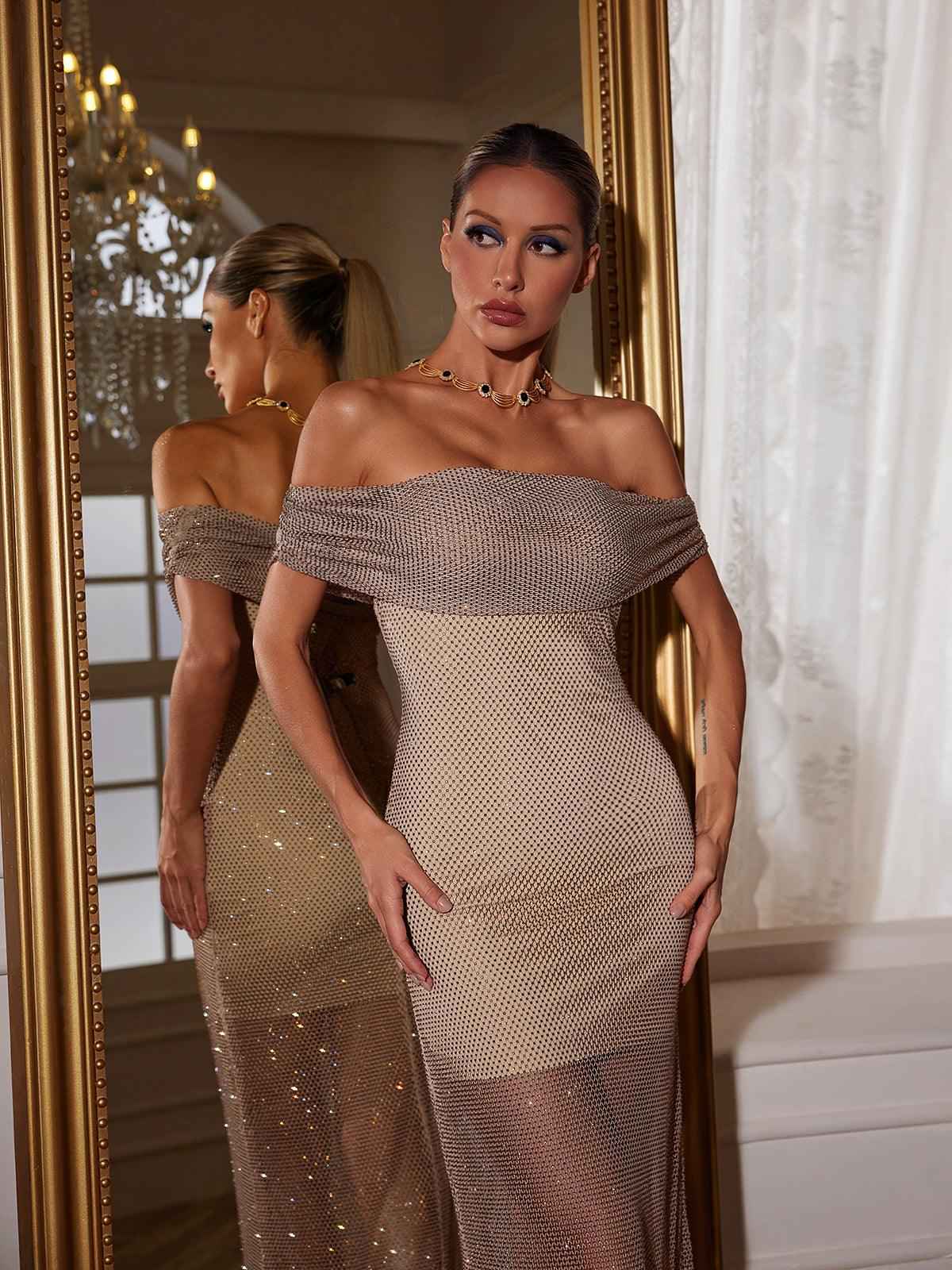 Vestido Longo Nude Ombro a Ombro com Tela de Cristais e Transparência Sofisticada – Dalanora